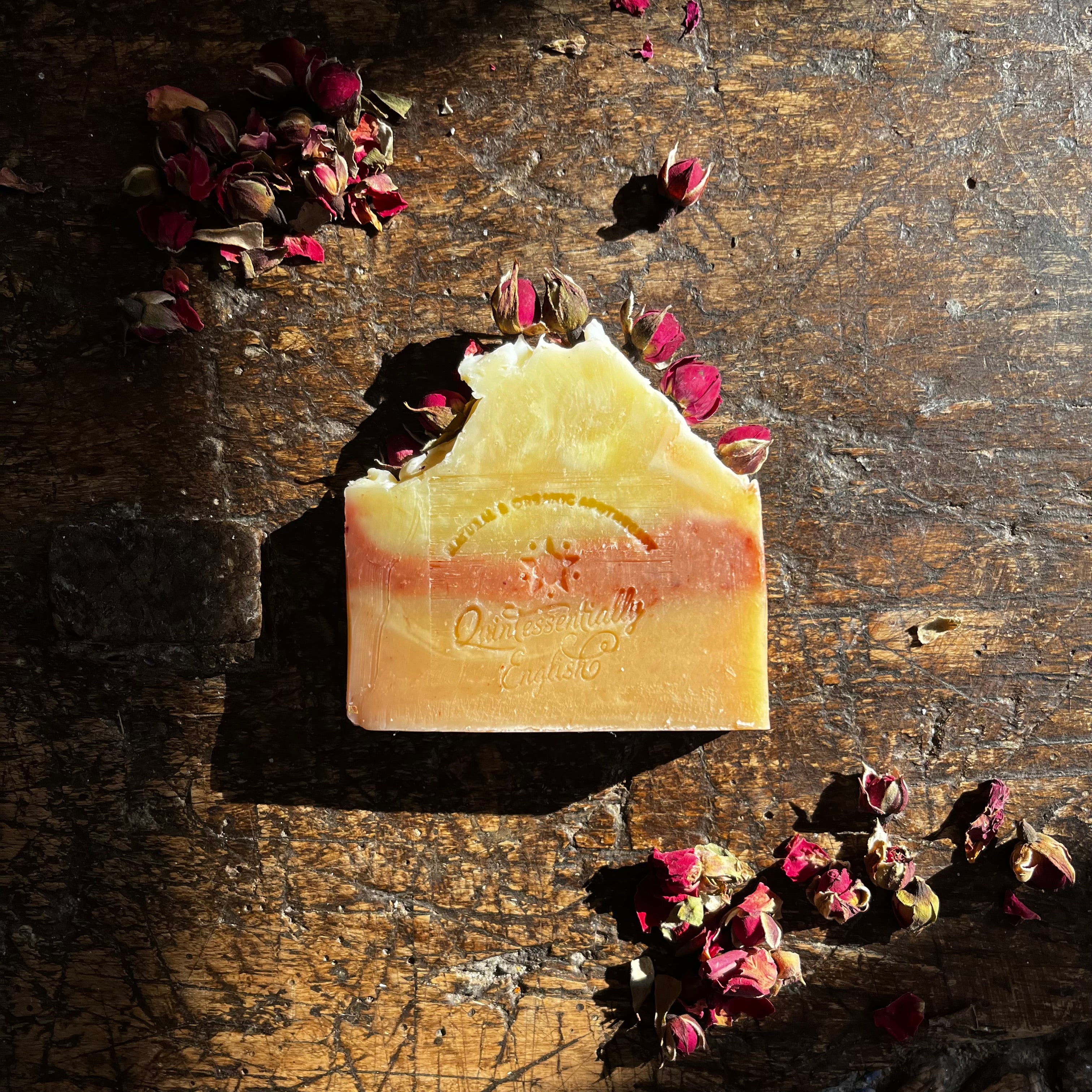Goddess handmade organic soap with ylang ylang & rose geranium
Luxury handmade soap, ideal for self-care or gifting
Goddess soap bar on oak table with petals