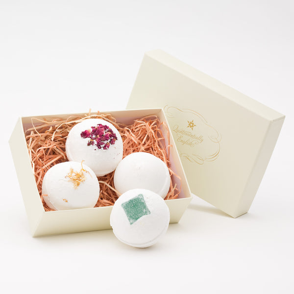 4 Small Bath Bombs in A Gift Box